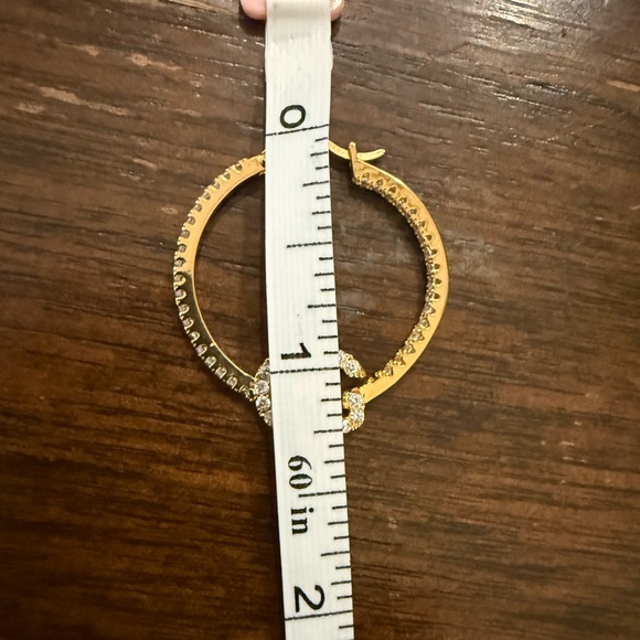 Authentic Gucci - Elegant Gold Hoop Earrings - Picture 5 of 6